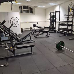 ON-SITE GYM AND PERSONAL TRAINING FACILITY